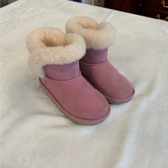 Ugg boots - Picture 1 of 6